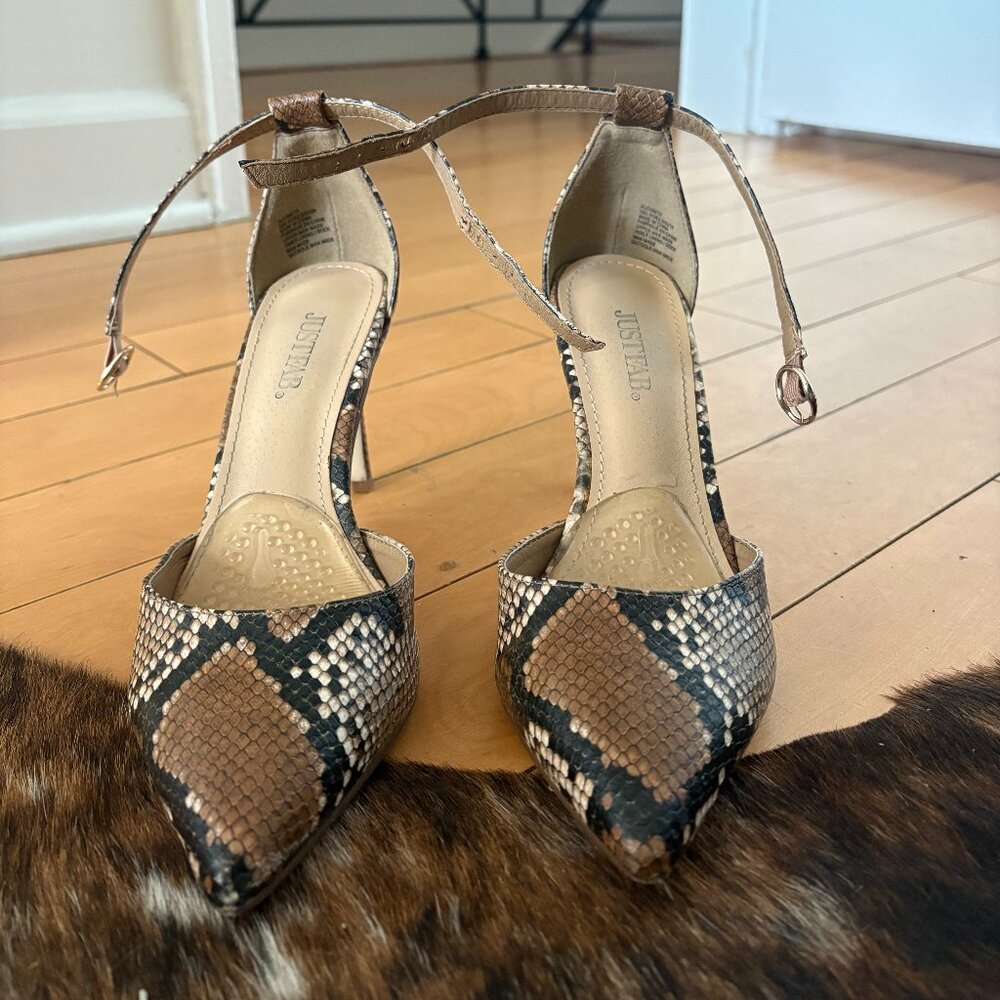 Snakeskin Pointed Toe Heels